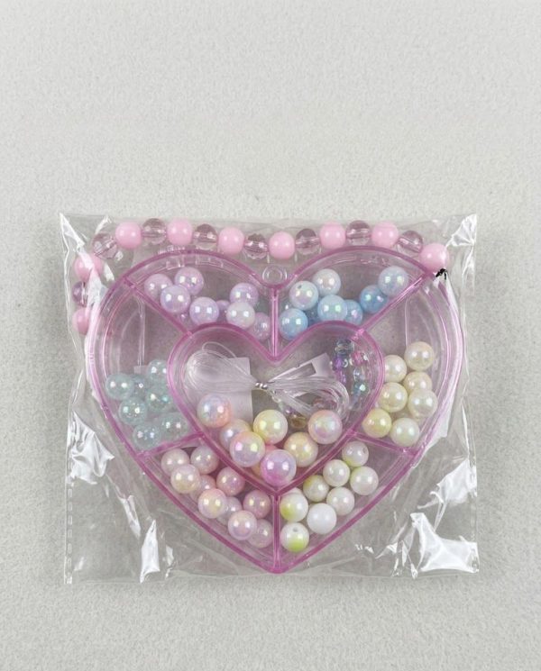 Korálky na navlíkaní ve tvaru srdce 1ks